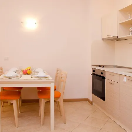 Royal Sun Apartment *