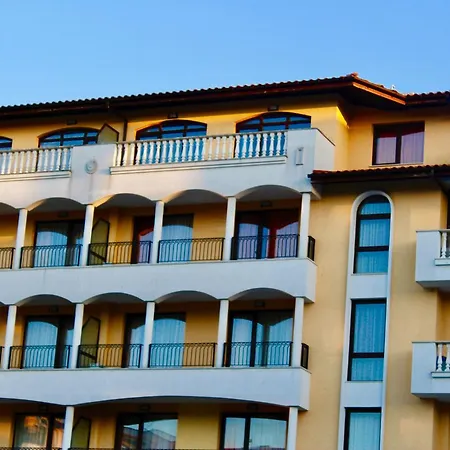 Royal Sun Apartment *